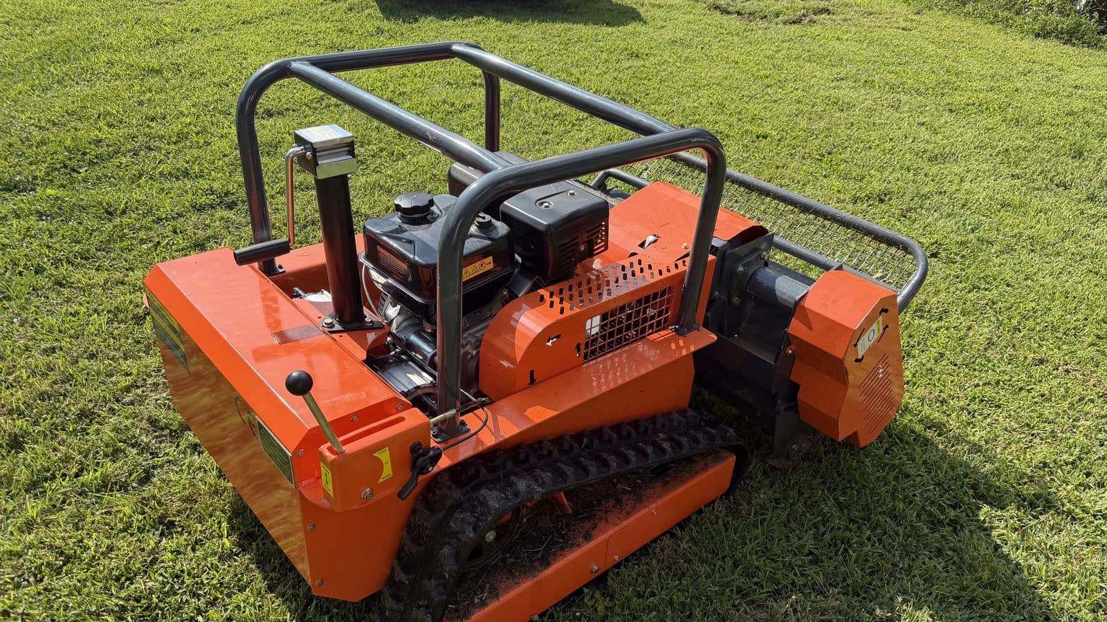 Remote-control tracked mower